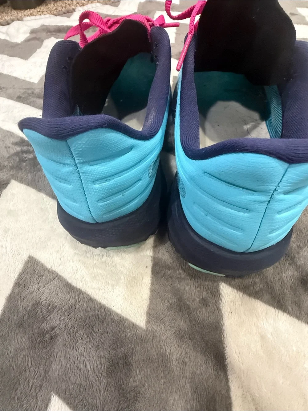 Brooks Women's Launch 9 Running Shoes with Pink Laces